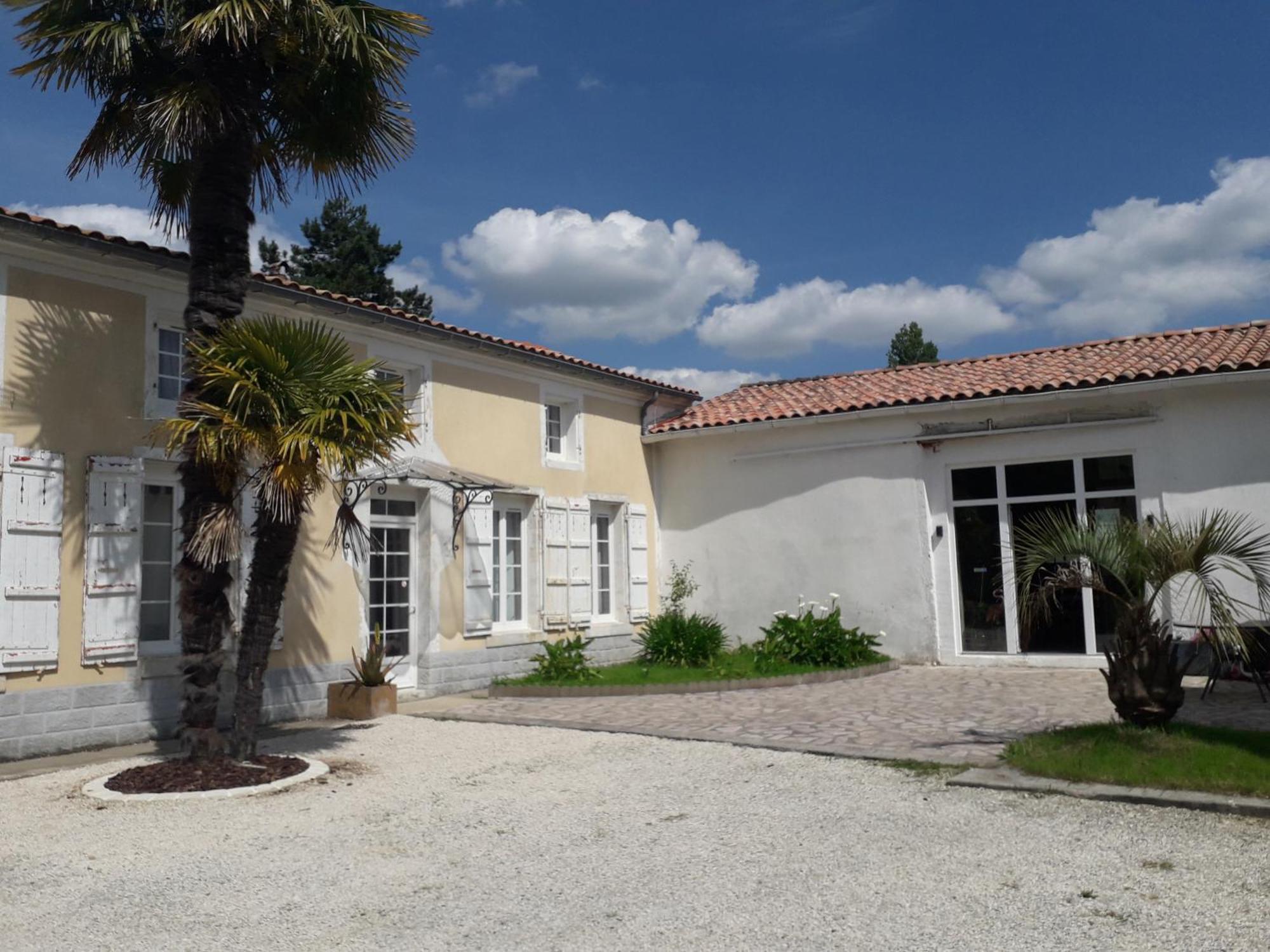 Hotel O Calme Brizambourg Exterior foto