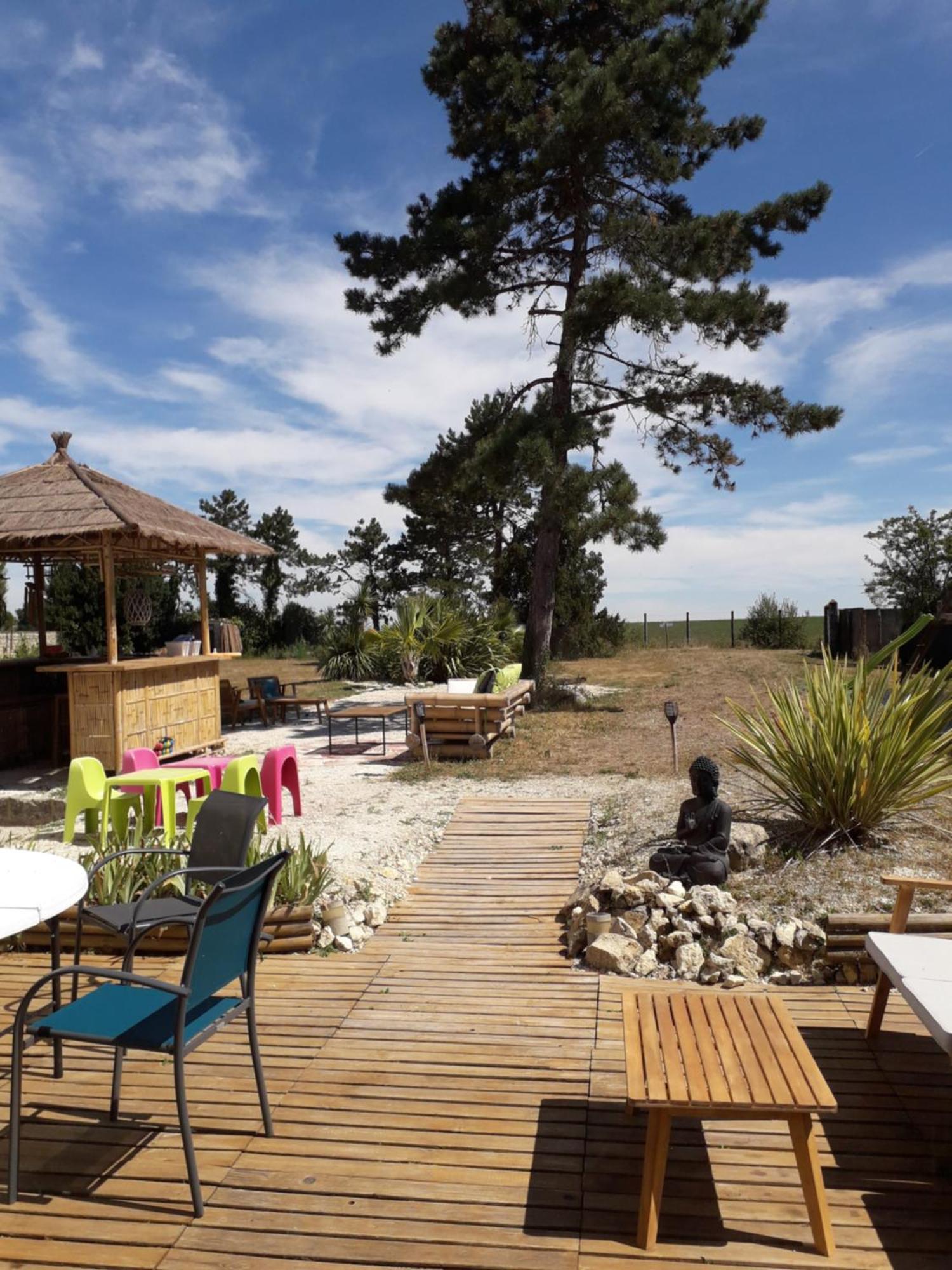 Hotel O Calme Brizambourg Exterior foto